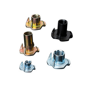 Écrou à quatre griffes M6 <span class=keywords><strong>M8</strong></span> Écrou en T galvanisé en acier au carbone avec insert en bois pour meubles à quatre griffes Écrou en T à quatre têtes - Product Image 2