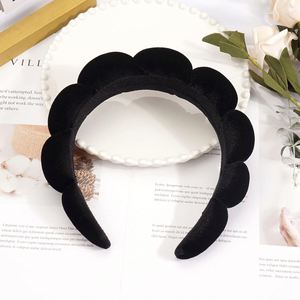 Bandeau de Spa en Éponge Douce pour le Lavage du Visage et le Maquillage, Bandeau Antidérapant pour Soins de la Peau avec Bracelets, Accessoire de Beauté Nuageux et Moelleux, Cadeau - Product Image 4