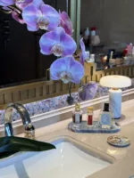 Lampe de table LED rechargeable nordique en marbre, abat-jour opale violet et blanc, design créatif, éclairage d'ambiance pour chambre, bureau et salon