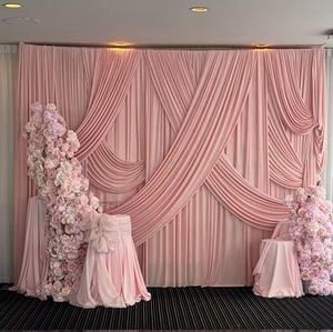 ผ้าม่านธีมสีชมพูแบบสั่งทำขนาดพิเศษ พร้อมผ้าม่านแบบไขว้ด้านหน้า ผ้าม่านผ้าไหมน้ำแข็งผสมสแปนเด็กซ์ สำหรับ<span class=keywords><strong>งาน</strong></span><span class=keywords><strong>แต่ง</strong></span><span class=keywords><strong>งาน</strong></span> <span class=keywords><strong>งาน</strong></span>ปาร์ตี้ และฉากหลัง<span class=keywords><strong>งาน</strong></span>อีเว้นท์ - Product Image 1