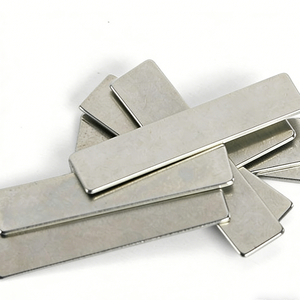 Aimants plats rectangulaires fins <span class=keywords><strong>et</strong></span> longs en néodyme puissant pour usage industriel, avec services de soudage, découpe <span class=keywords><strong>et</strong></span> pliage, à vendre - Product Image 1