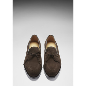 Mocassini stringati in pelle scamosciata marrone con costruzione Goodyear - Product Image 2