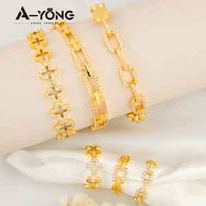 Nouveautés : Ensemble de 2 bagues et bracelets en zircon plaqué or 21 carats, motif feuille, vente en gros, bijoux unisexes tendance pour femmes - Product Image 6
