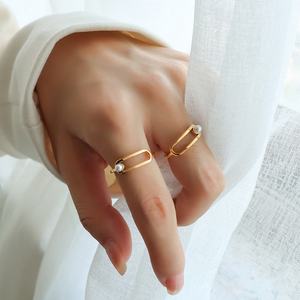 Anillos o Alianzas de Boda de Acero Inoxidable Chapado en Oro de 18K de Alta Calidad, Clásicos y Sencillos, con Circonita, para Mujer - Product Image 3