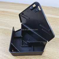 Piège à souris en plastique en gros pour la lutte antiparasitaire, boîte à appât pour rats en PP, station d'appât pour souris durable en forme de triangle avec verrou