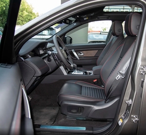 Configuration <span class=keywords><strong>Discovery</strong></span> <span class=keywords><strong>Sport</strong></span> 2024: Moteur Ingenium haute performance, système de freinage à vectorisation de couple FWD à <span class=keywords><strong>prix</strong></span> compact - Product Image 6