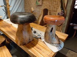 Sgabello a Forma <span class=keywords><strong>di</strong></span> Tronco d'Albero Naturale, <span class=keywords><strong>Tavolino</strong></span> a Fungo, Tavolo per Piante in <span class=keywords><strong>Legno</strong></span> Naturale, Sgabello Statua da Esterno - Product Image 4