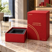 Kotak Parfum Kaku Berbahan Kertas Khusus Bertekstur Merah A3315-R06 dengan Logo Kustom, Ukuran 10x10x14cm, Alas Kaku, Tutup, Lapisan Spons Timbul, dan Lapisan Emas Mengkilap