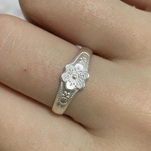 Anillo de Plata Pura S925 Retro Chino para Mujer, Estilo Hip-Hop, Anillo Abierto con Flor de Ciruelo Envejecida - Product Image 3