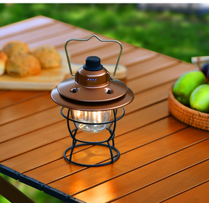 โคมไฟโลหะแนววินเทจชาร์จไฟได้ USB โคมไฟตั้งแคมป์แบบย้อนยุคแบบพกพาสำหรับตกแต่งกลางแจ้งดีไซน์ใหม่2025 - Product Image 4