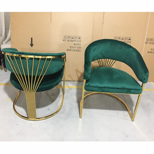 Chaise <span class=keywords><strong>de</strong></span> salle à manger en acier inoxydable au design moderne, chaise <span class=keywords><strong>de</strong></span> salle à manger en <span class=keywords><strong>velours</strong></span> <span class=keywords><strong>vert</strong></span> avec accoudoirs, chaise <span class=keywords><strong>de</strong></span> salle à manger <span class=keywords><strong>de</strong></span> luxe dorée - Product Image 1