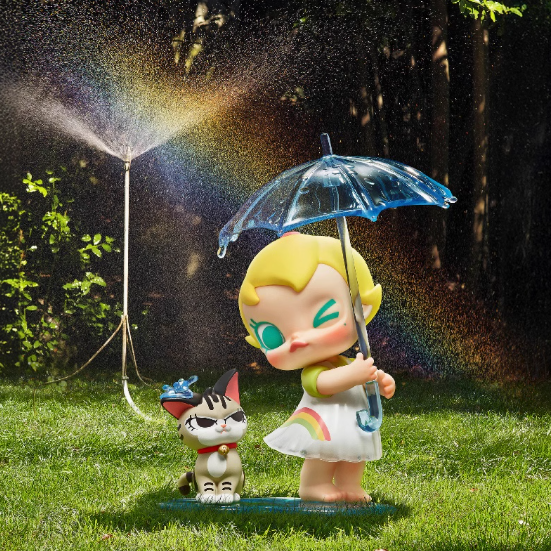 Let's hold an umbrella together.