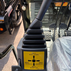 Dump <span class=keywords><strong>Truck</strong></span> Crawler Morooka Tipe 16 Ton dengan Crane, Pengangkut Beroda Karet untuk Tambang - Product Image 6