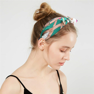 All'ingrosso <span class=keywords><strong>fascia</strong></span> larga moda <span class=keywords><strong>per</strong></span> le donne leopardo stampa coniglietto con fiocco con nodo antiscivolo <span class=keywords><strong>fascia</strong></span> <span class=keywords><strong>per</strong></span> <span class=keywords><strong>capelli</strong></span> accessorio <span class=keywords><strong>per</strong></span> <span class=keywords><strong>capelli</strong></span> - Product Image 4