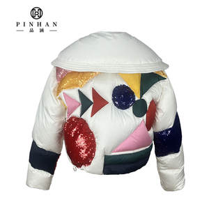 Piumino <span class=keywords><strong>di</strong></span> lusso con decorazione <span class=keywords><strong>di</strong></span> <span class=keywords><strong>paillettes</strong></span> lucide OEM con piumino da collezione natalizia Crop da <span class=keywords><strong>uomo</strong></span> - Product Image 3