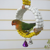 Anneau suspendu coloré perlé pour perroquet avec clochette et balançoire, accessoire de cage pour oiseaux, jouet à mâcher et à suspendre pour perroquet