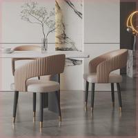 Chaise de salle à manger en métal de luxe italienne BST, chaise de salle à manger moderne et minimaliste pour la maison, fauteuil de négociation 2025 nouveau modèle recommandé par les designers