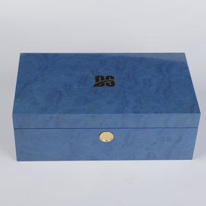 Boîte à bijoux rectangulaire bleue écologique faite à la main avec compartiment pour montre, intérieur en similicuir, fermeture à bouton, intérieur en bois - Product Image 2