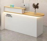 Comptoirs de Caisse en Bois Design Luxe Personnalisé pour Salon, Barbiers et Magasins – Comptoir d'Accueil avec LED