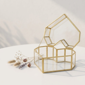 Boîte de rangement et organisateur de bijoux en laiton et verre en forme de cœur, de luxe moderne, avec taille personnalisée pour femmes - Product Image 5