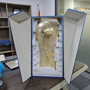 Trophée de champion de football en métal de grande taille de 60 cm, artisanat exclusif personnalisé, or, haute qualité, gravure CNC - Product Image 6