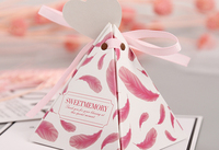 Hot Selling Schöne Rosa Dreieck Bevorzugung Candy Boxes Hochzeits boxen Geschenk box Mit Band Und Tag