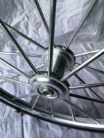 Haute qualité 24X1-8.3 noir plat gratuit en acier a parlé jante roue excellent prix pour vélo fauteuil roulant restaurants hôtels chariots élévateurs
