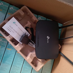 Routeur sans fil N haute vitesse TP-Link TL-WR940N 450 Mbps 2,4 GHz 5 dB Multi-mode WIFI avec cryptage WEP pour usage domestique Version anglaise - Product Image 4