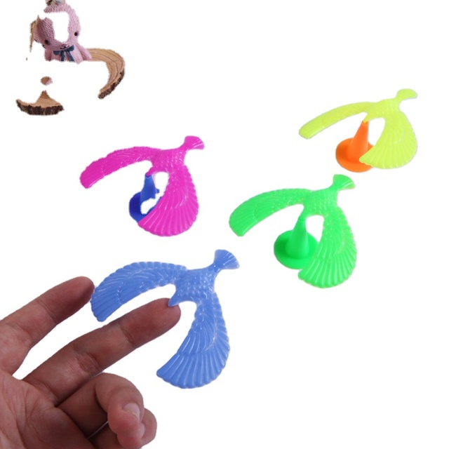 Wholesale Novelty Finger Toy Balance Bird Classical Puzzle for Kids Magic Science DeskGravity Nostalgic Children's Plastic Toy