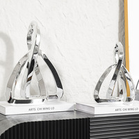 Ornements géométriques triangulaires dorés électroplaqués de luxe léger italien, style minimaliste moderne, créatifs pour salon, meuble TV, bureau