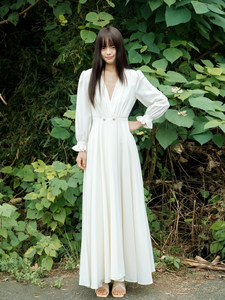 Vestido Largo Casual Blanco Sólido con Escote en V Profundo y Manga Larga, Estilo A-Line, que Estiliza la Cintura, para Registro de Novia - Product Image 6