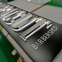 Panneau publicitaire rétroéclairé LED 3D en métal DakeSign avec contrôle Bluetooth, taille personnalisable pour les panneaux d'affichage des constructeurs automobiles