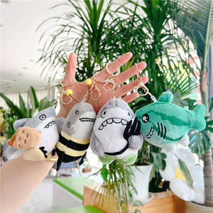 Peluche requin sculptée dans le sable avec fourchette, pendentif petit requin, jouet en peluche en gros, tendance sur <span class=keywords><strong>les</strong></span> réseaux sociaux - Product Image 2