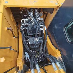 Excavatrice Hyundai d'occasion 150, poids opérationnel 15 tonnes, capacité de la benne 0,58 m³, performances excellentes, prix abordable - Product Image 5