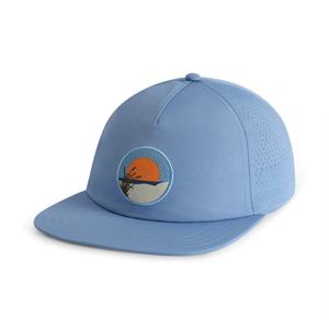 Casquette de golf OEM personnalisée en maille perforée avec logo, 5 panneaux, visière plate, snapback, patch en caoutchouc imperméable - Product Image 1