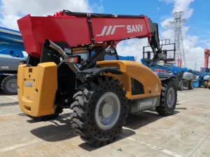 Sth742 telehandler từng đoạt giải thưởng với các công cụ có thể hoán đổi cho môi trường khắc nghiệt - Product Image 4