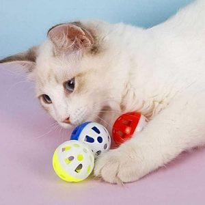 Pelotas de Juguete para Gatos de 1.57 Pulgadas, de Plástico con Campana en el Interior, Diseño de Puntos, para Entrenamiento de Persecución y Juego en Interiores - Product Image 6