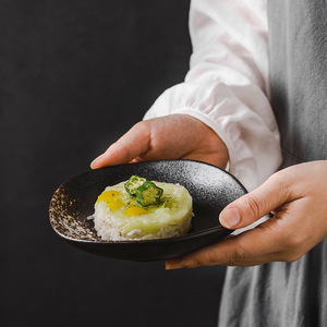 Vaisselle japonaise Izakaya au design moderne, assiettes profondes en céramique noire pour viande grillée, sashimi, fondue, dessert - Product Image 4
