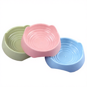 Idepet - Juego de Platos y Botellas de Agua Portátiles de Plástico para Mascotas, Elegantes y Divertidos para Viajes, para Perros y Gatos, Accesorios Bonitos para Comida y Agua - Product Image 4