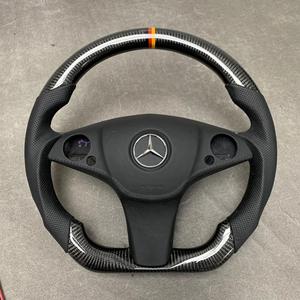 Volante Deportivo Personalizado de Fibra de Carbono y Cuero para <span class=keywords><strong>Mercedes</strong></span> Clase C, Clase E, Clase <span class=keywords><strong>G</strong></span>, <span class=keywords><strong>Maybach</strong></span>, Clase S, CLS, GLC - Product Image 3