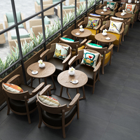 Ensemble table et chaises de restaurant en bois massif moderne pour cafés, salons de thé, pâtisseries, magasins de vêtements, et chaises de réception/négociation