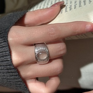 Anillo de Espuma de Agua de Plata Pura S925 con Estilo Vintage, Anillo de Diseño de Nicho Ovalado Ancho de Lujo Ligero, Anillo Cepillado - Product Image 2