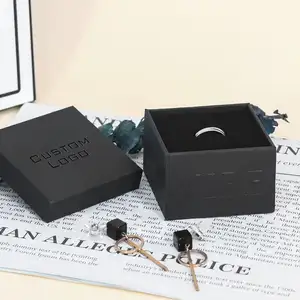 Schwarze uv-beschichtete geschenkverpackungsbox in buchform Boden und Deckelverschluss kundenspezifisches Logo Geschenkbox