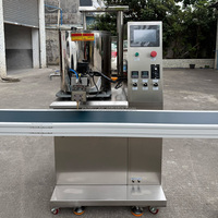 Machine de remplissage automatique à chauffage rapide pour bâtons de cire capillaire, crèmes liquides et pâtes en pots de crème pour le visage, avec convoyeur