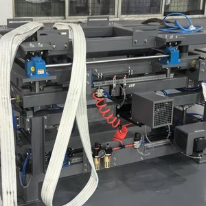 Cette machine se spécialise dans la formation de tubes à ailettes en utilisant le soudage à haute fréquence avec une précision exceptionnelle. - Product Image 3