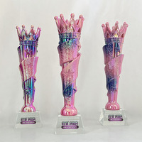 Ensemble de 3 trophées de luxe en résine rose électroplaqué, couleur dégradée, pour recompenses de reine de concours de beauté, avec base noire transparente