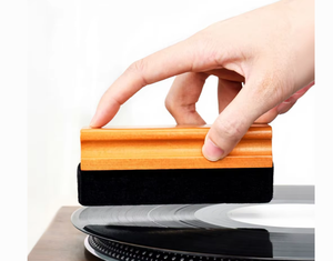 Cepillo de limpieza de discos de vinilo con mango de madera antiestático, para tocadiscos LP, herramienta accesoria de alta eficiencia para colección de música - Product Image 5