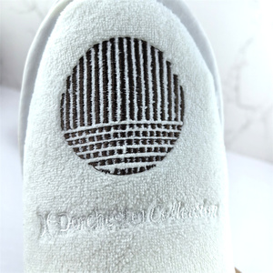 Suministros de cadena de hoteles de lujo personalizados, zapatillas desechables al por mayor, zapatillas desechables para invitados - Product Image 3