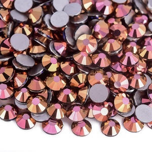 OLeeya Vente en gros de strass en verre brillant 2028 à dos plat, pierres précieuses en vrac, strass non thermocollants pour robe de mariée - Product Image 2