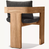 Fauteuil de salle à manger RH Sedona en teck, structure en teck massif avec accoudoirs épais en forme de C et coussin en tissu gris foncé